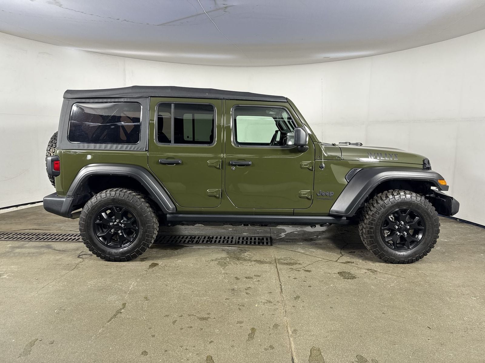 2022 Jeep Wrangler Unlimited Willys