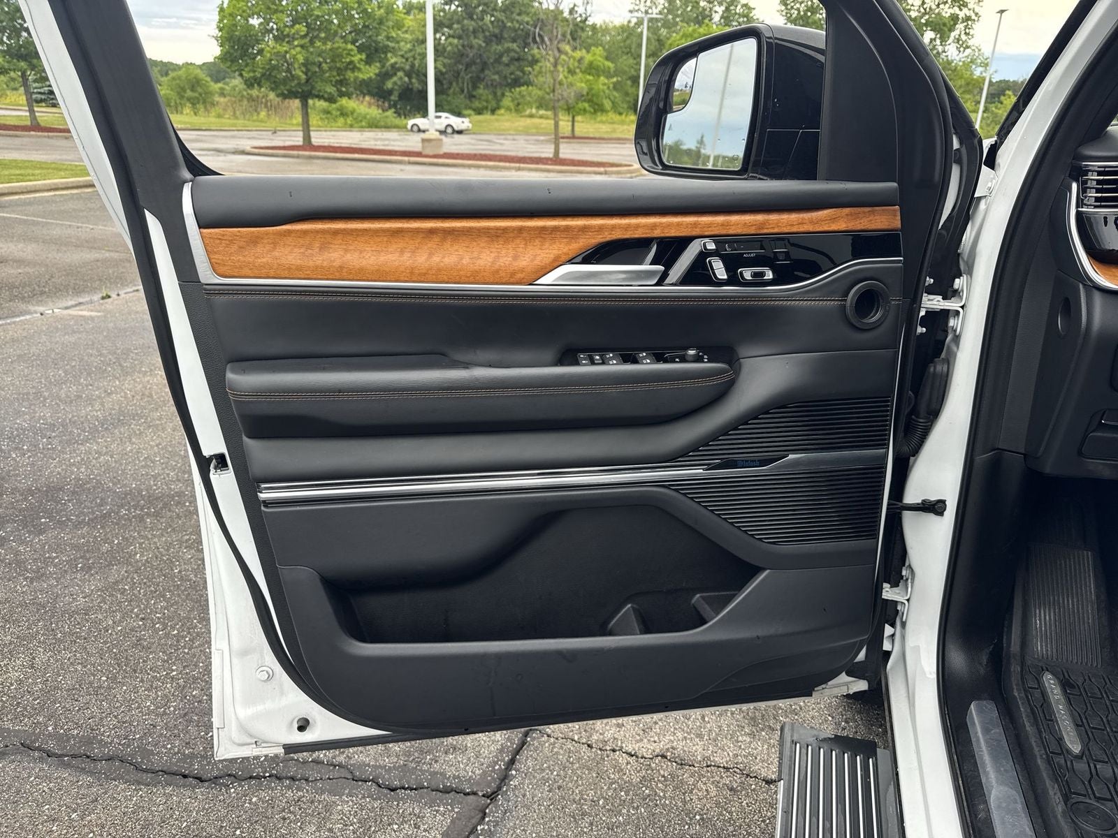 2024 Jeep Grand Wagoneer L Series III