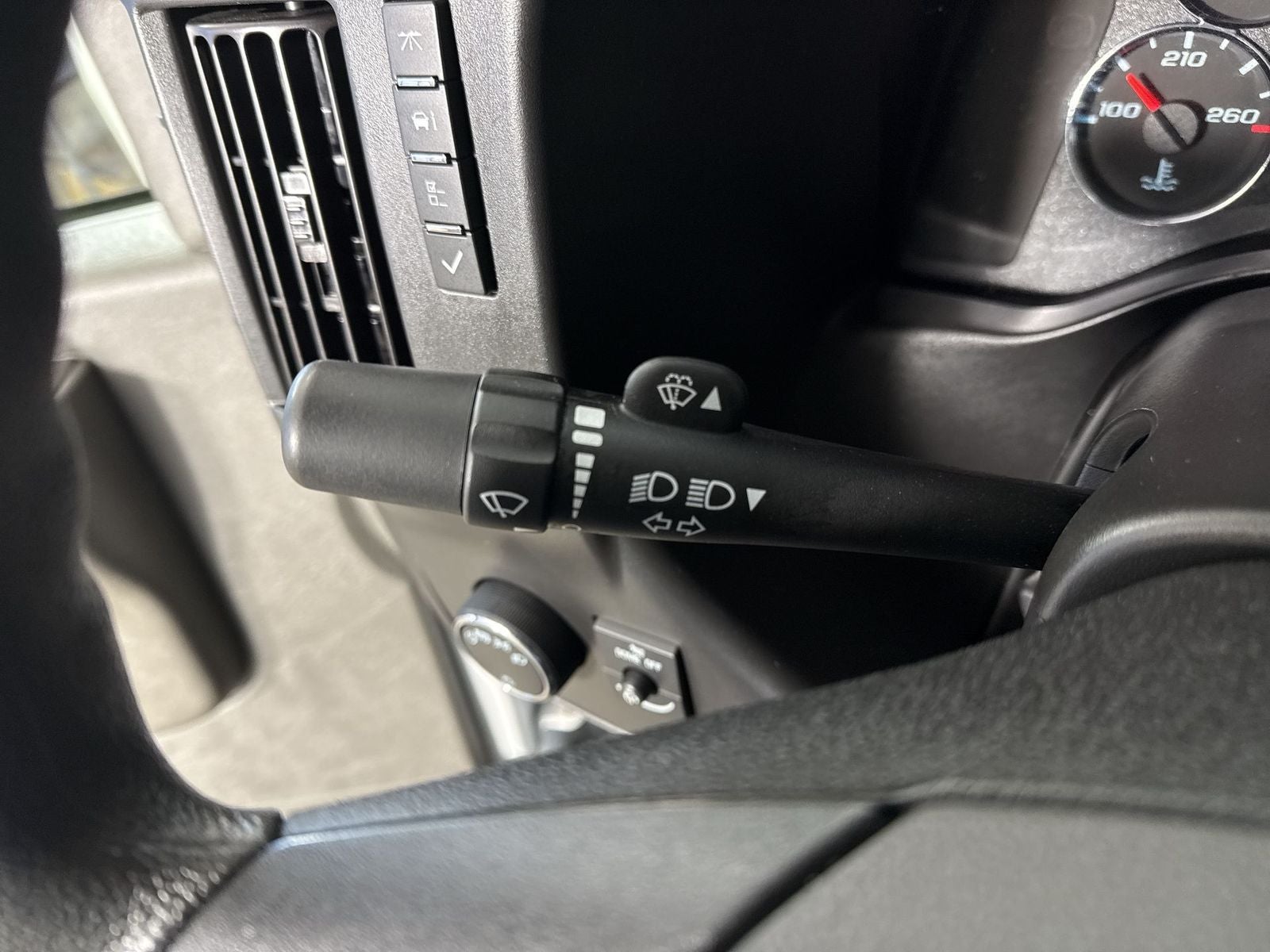 2024 Chevrolet Express 3500 LT Passenger