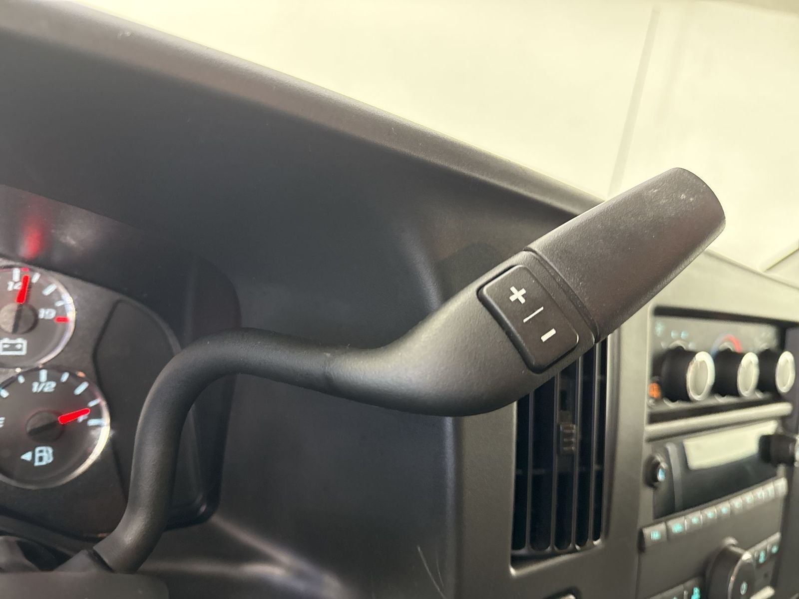 2024 Chevrolet Express 3500 LT Passenger