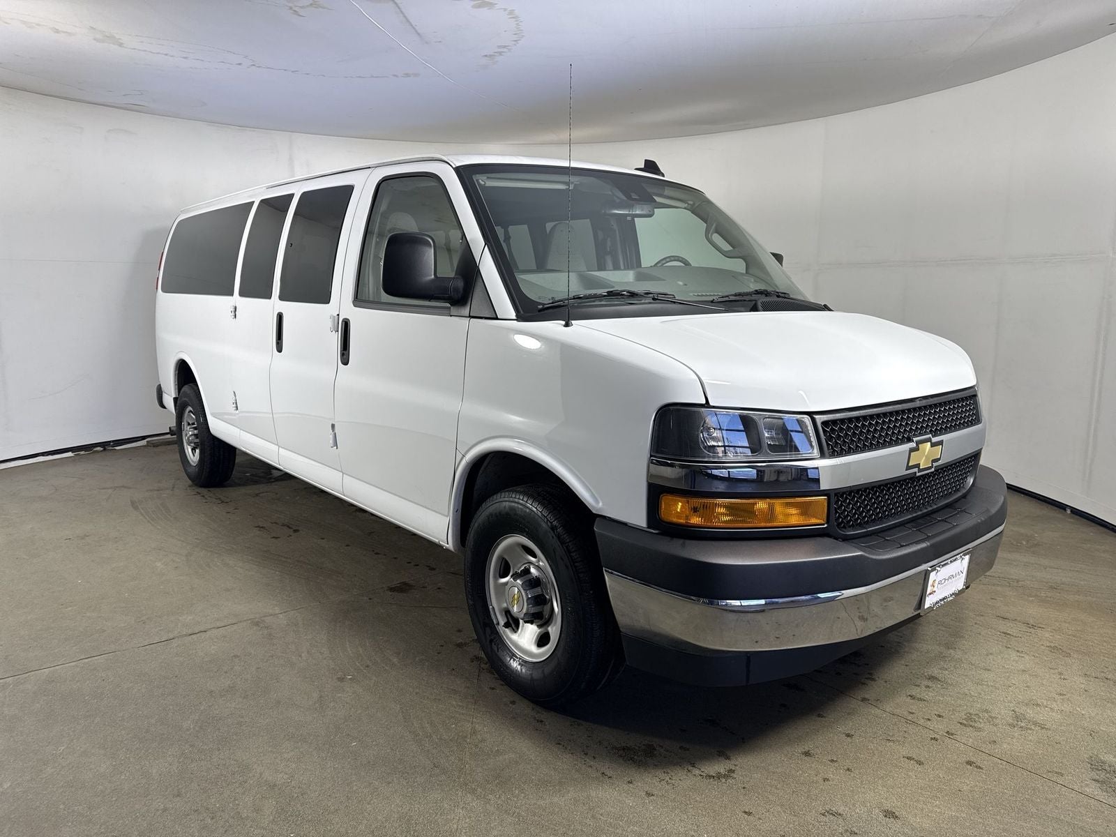 2024 Chevrolet Express 3500 LT Passenger