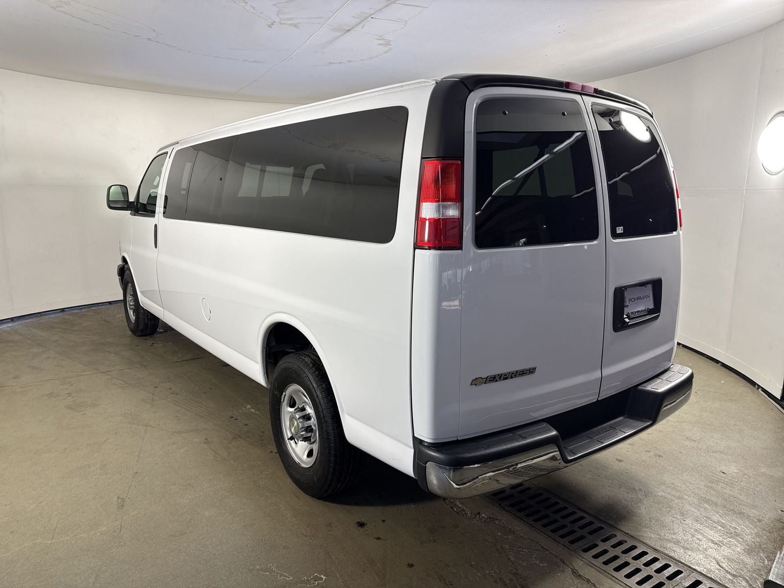 2024 Chevrolet Express 3500 LT Passenger