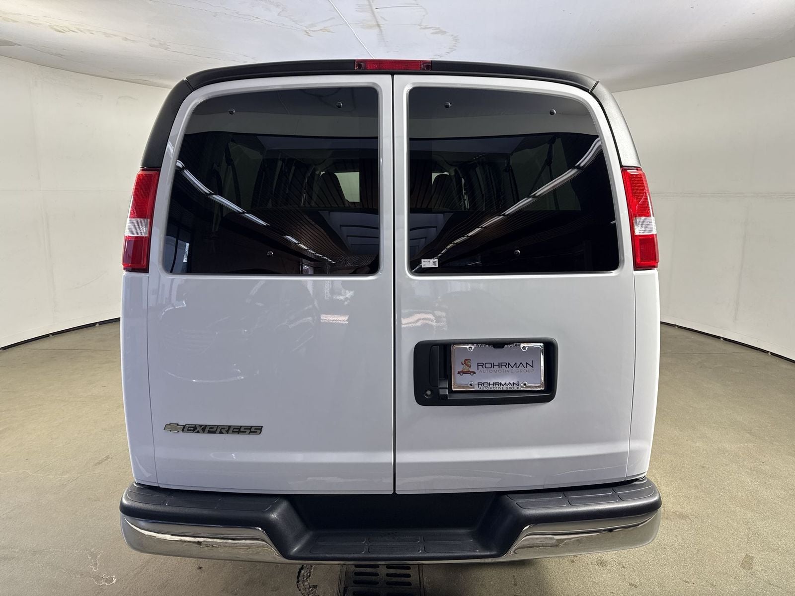 2024 Chevrolet Express 3500 LT Passenger