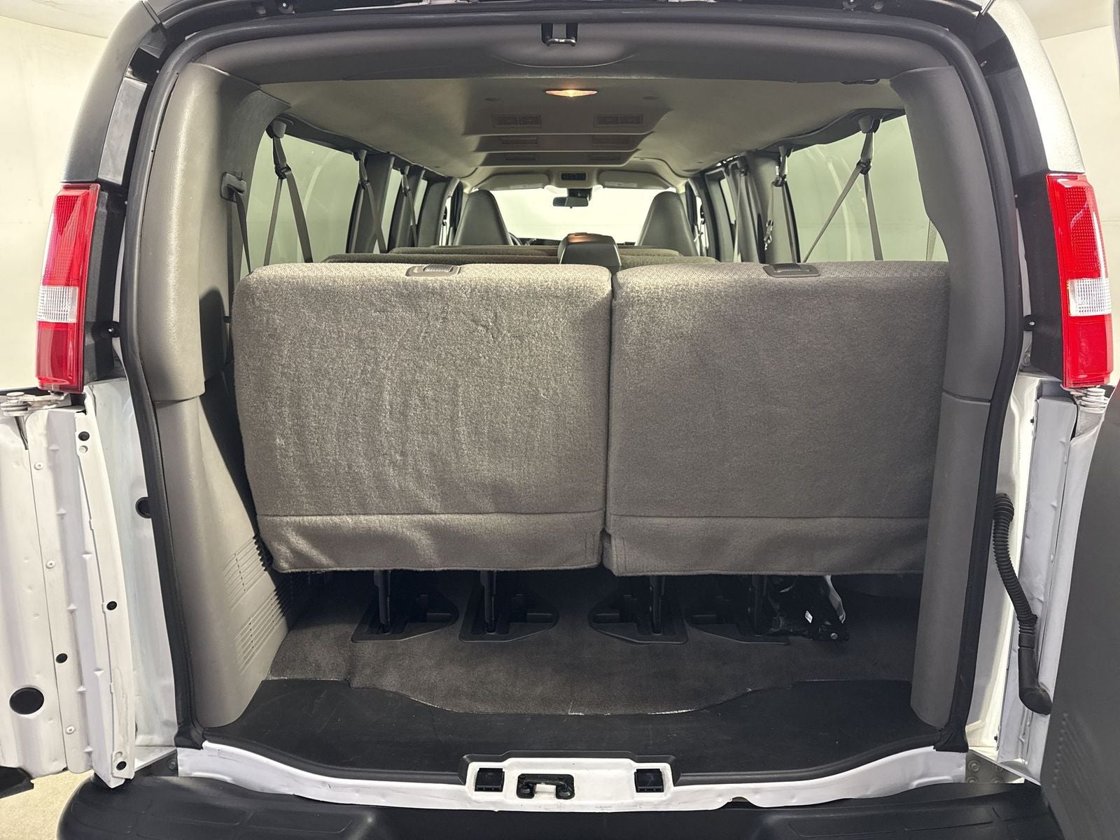 2024 Chevrolet Express 3500 LT Passenger