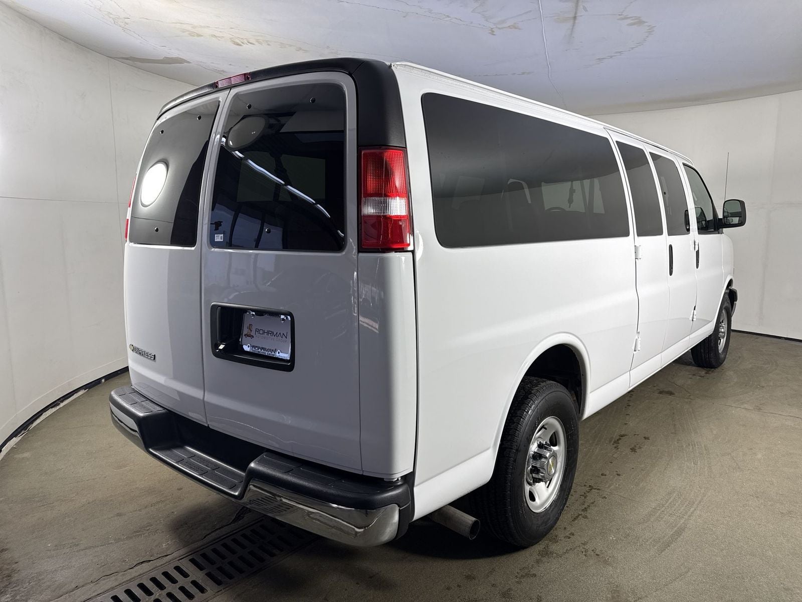 2024 Chevrolet Express 3500 LT Passenger