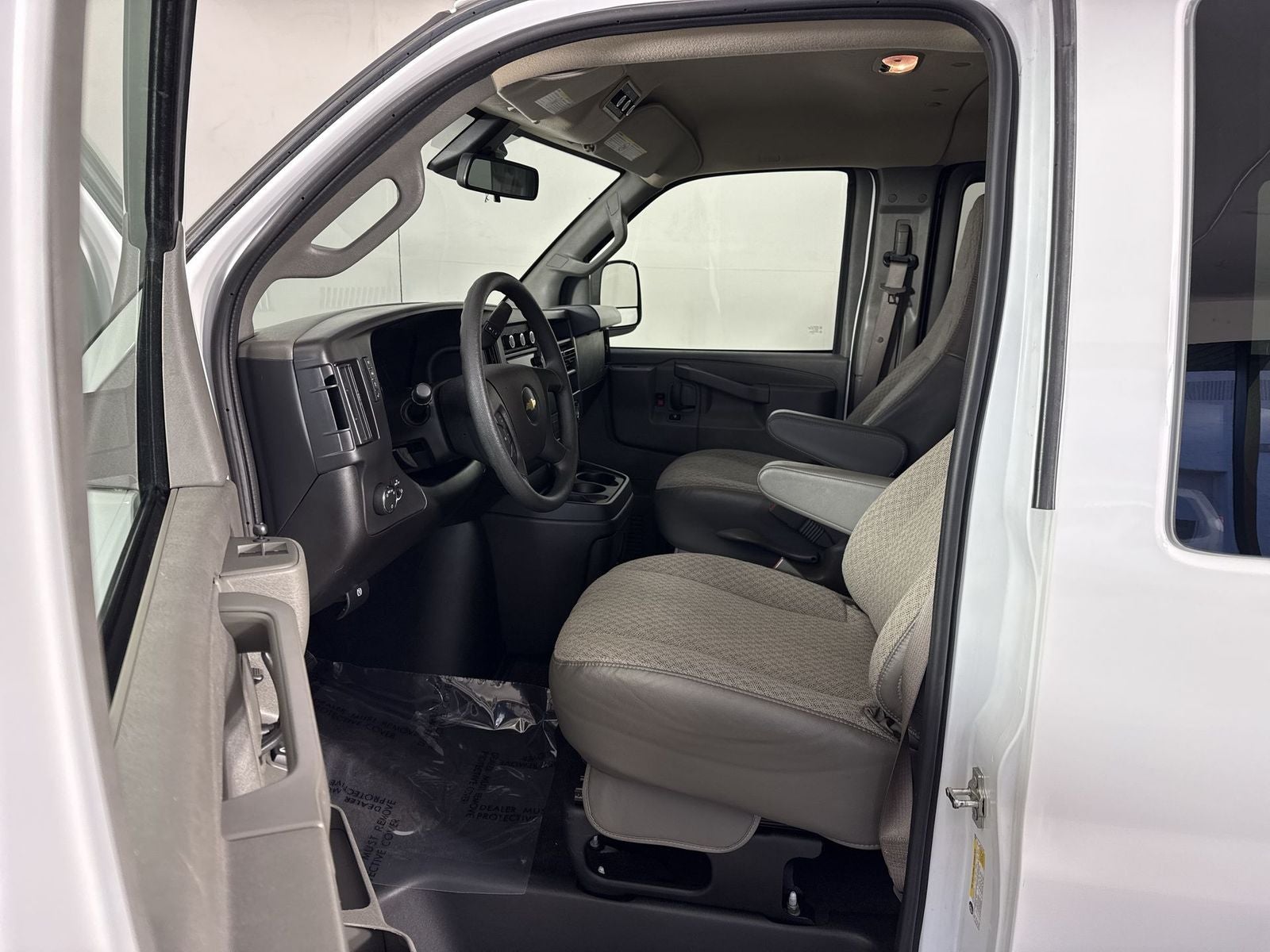 2024 Chevrolet Express 3500 LT Passenger