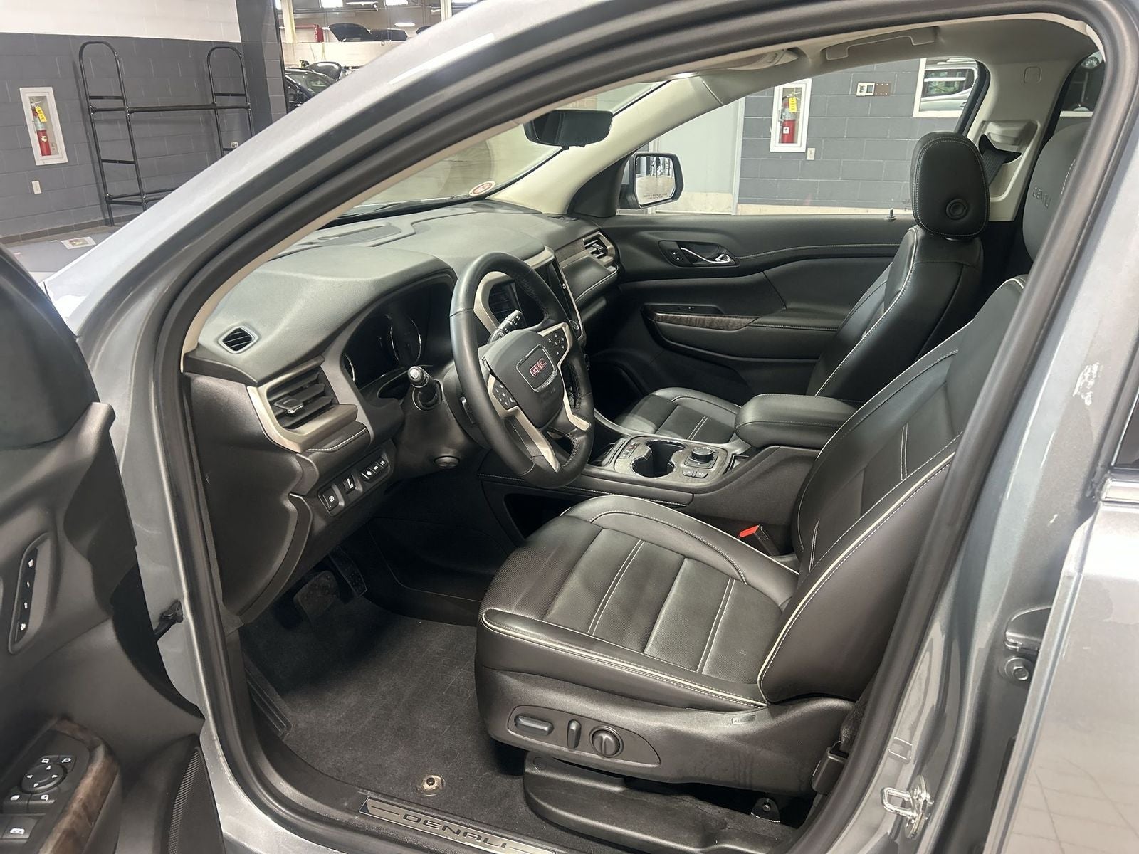2023 GMC Acadia Denali Ultimate