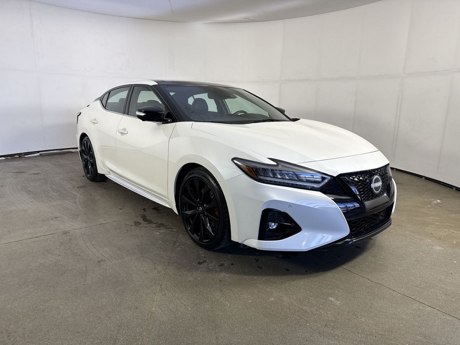 2023 Nissan Maxima SR