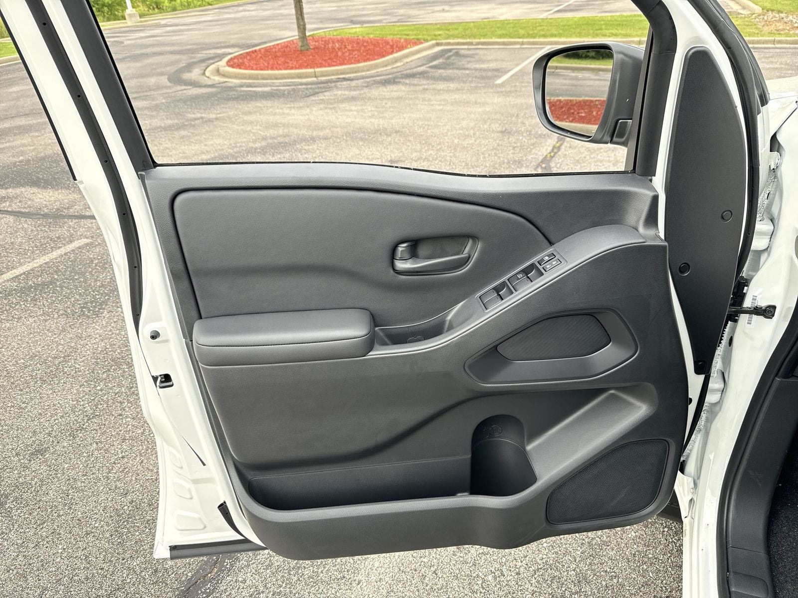 2025 Nissan Frontier S