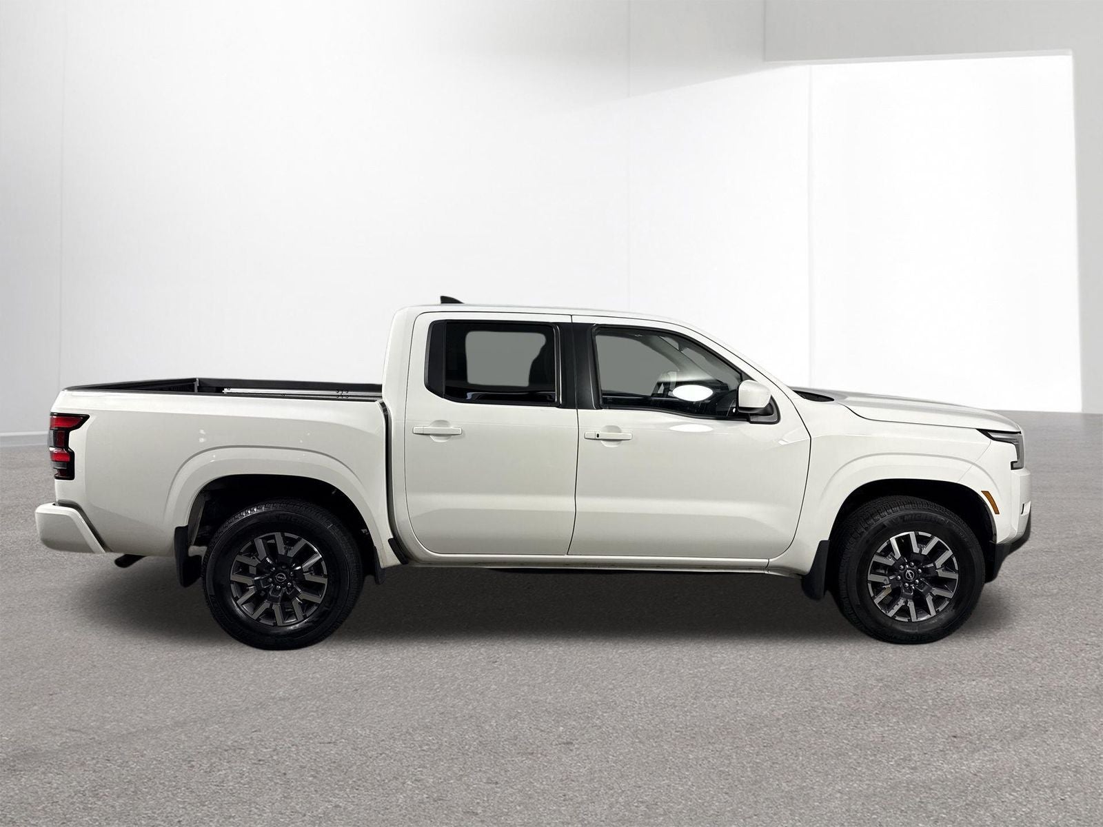 2024 Nissan Frontier SL