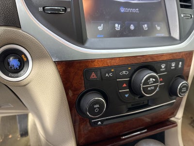 2011 Chrysler 300C Base