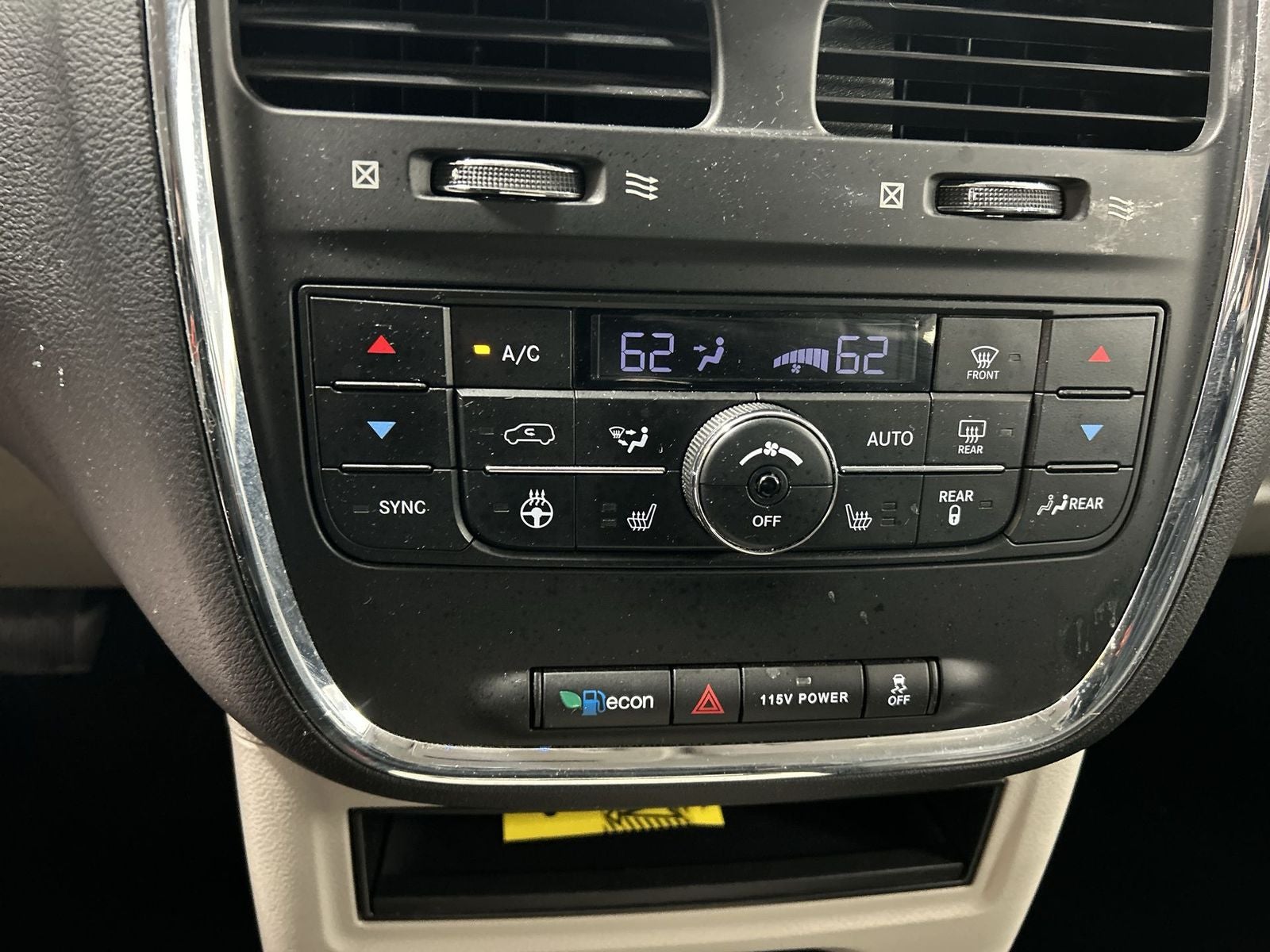 2016 Chrysler Town & Country Touring