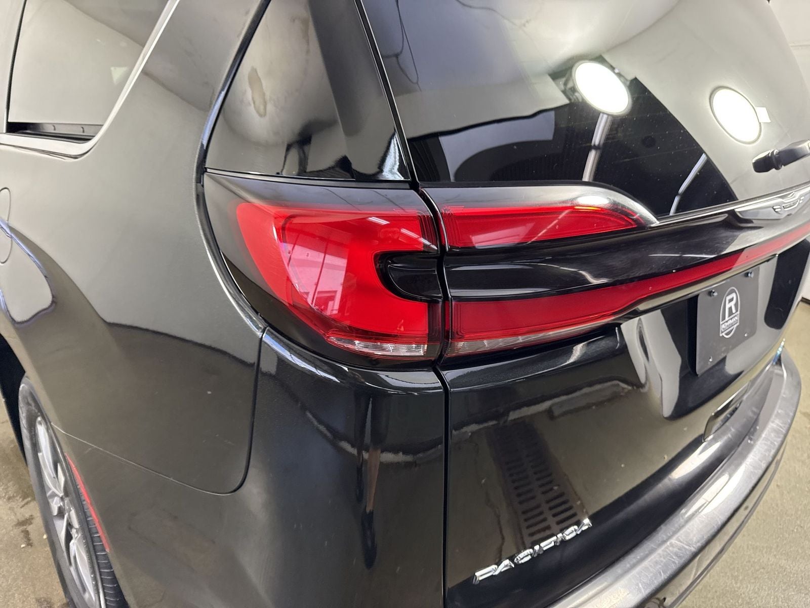 2023 Chrysler Pacifica Hybrid Limited