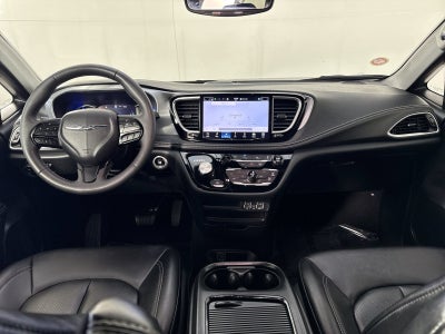 2024 Chrysler Pacifica Hybrid Select S Appearance