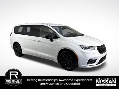 2024 Chrysler Pacifica Hybrid Select S Appearance