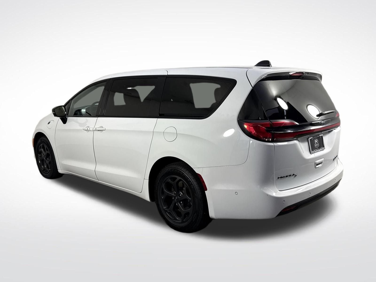 2024 Chrysler Pacifica Hybrid Select S Appearance