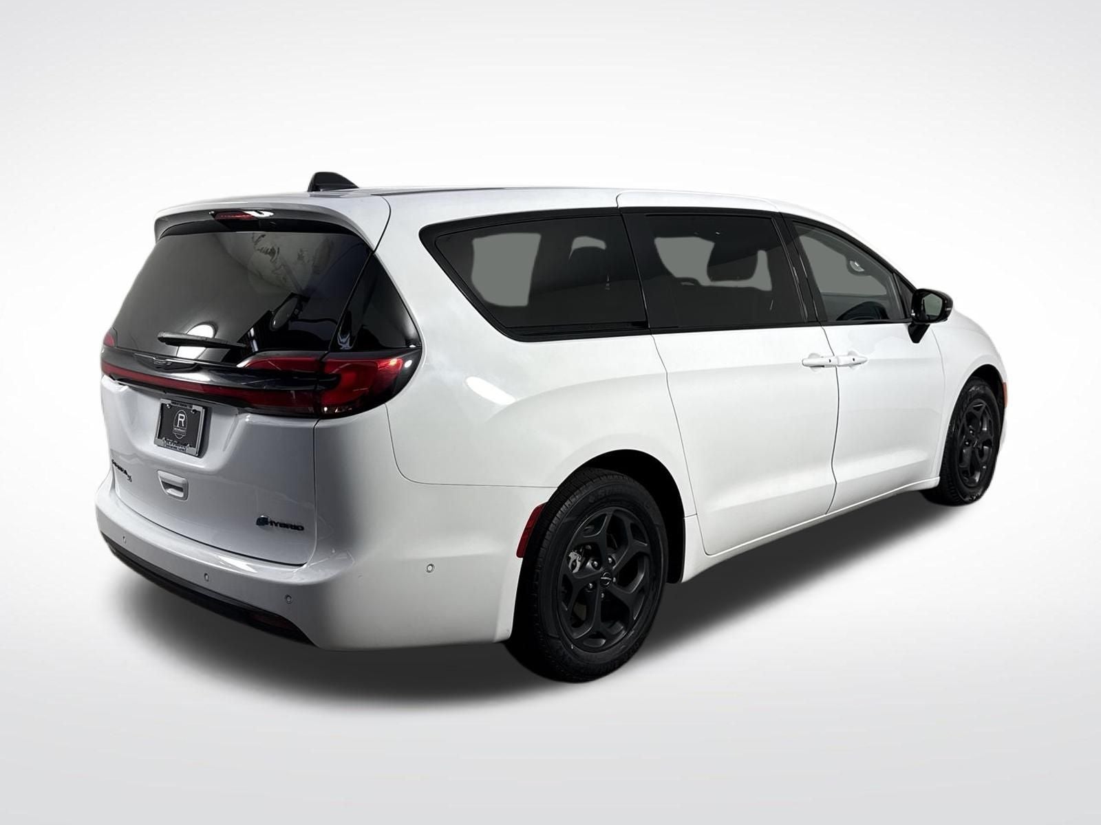 2024 Chrysler Pacifica Hybrid Select S Appearance