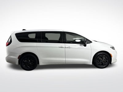 2024 Chrysler Pacifica Hybrid Select S Appearance