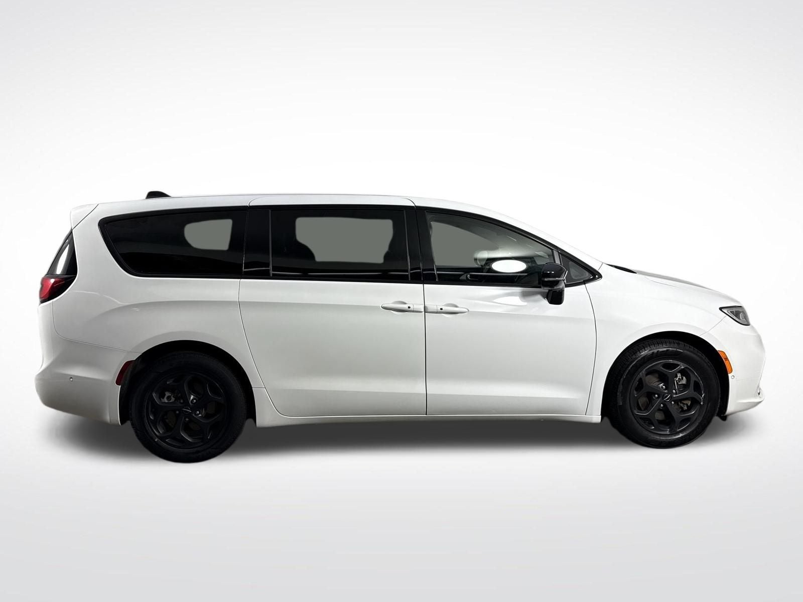 2024 Chrysler Pacifica Hybrid Select S Appearance