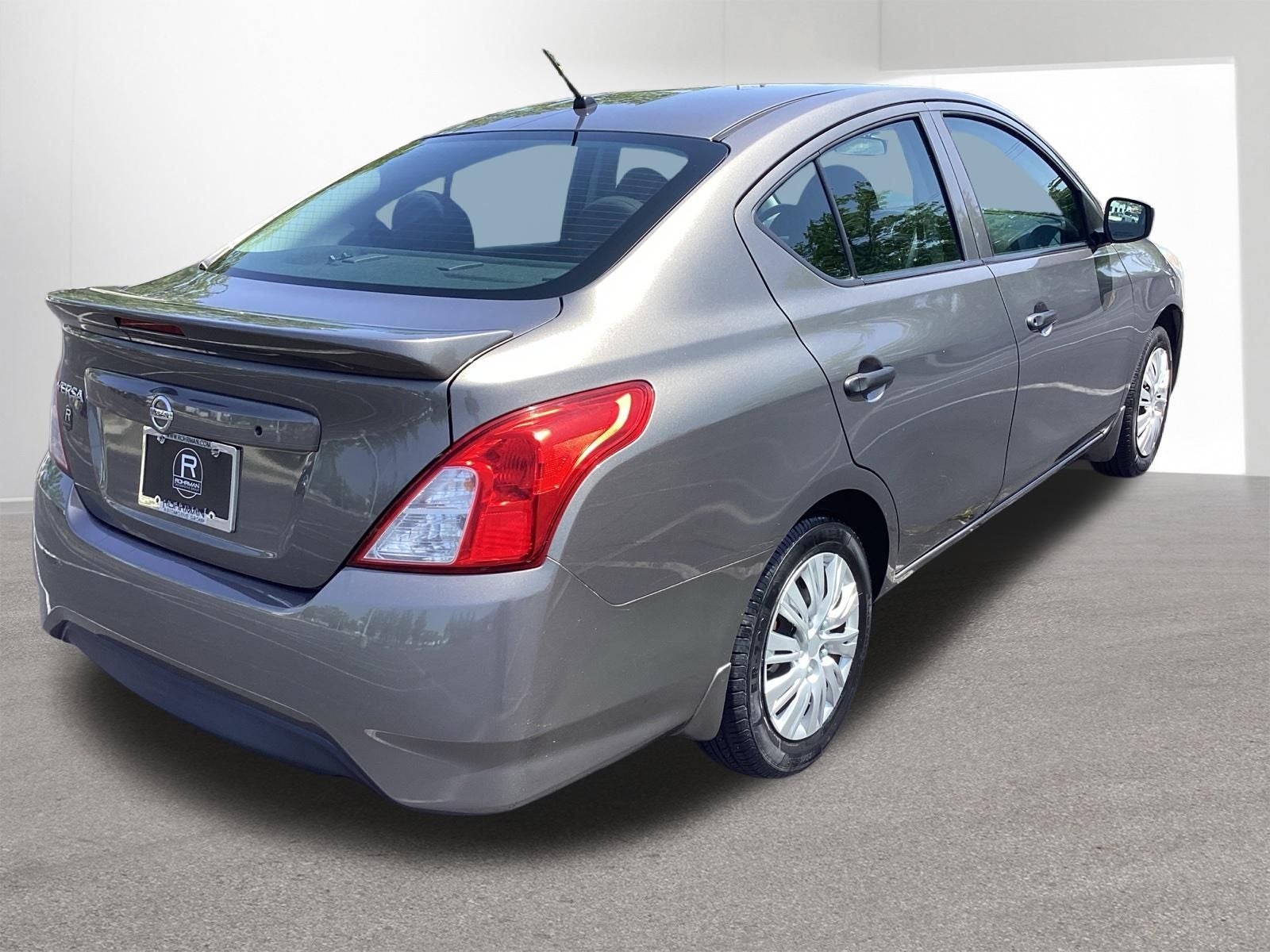 2017 Nissan Versa 1.6 S Plus