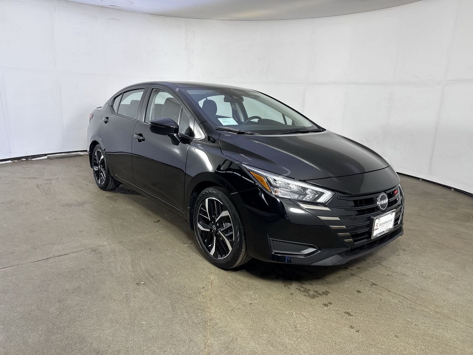 2025 Nissan Versa 1.6 SR