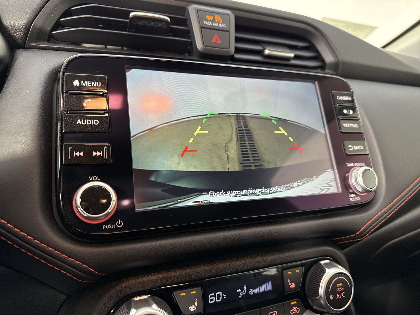 2025 Nissan Versa 1.6 SR