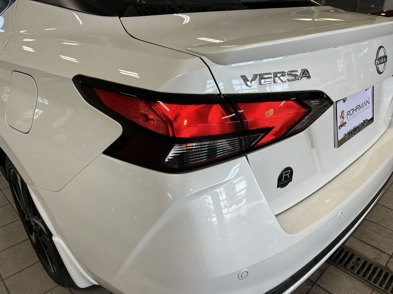 2025 Nissan Versa 1.6 SR