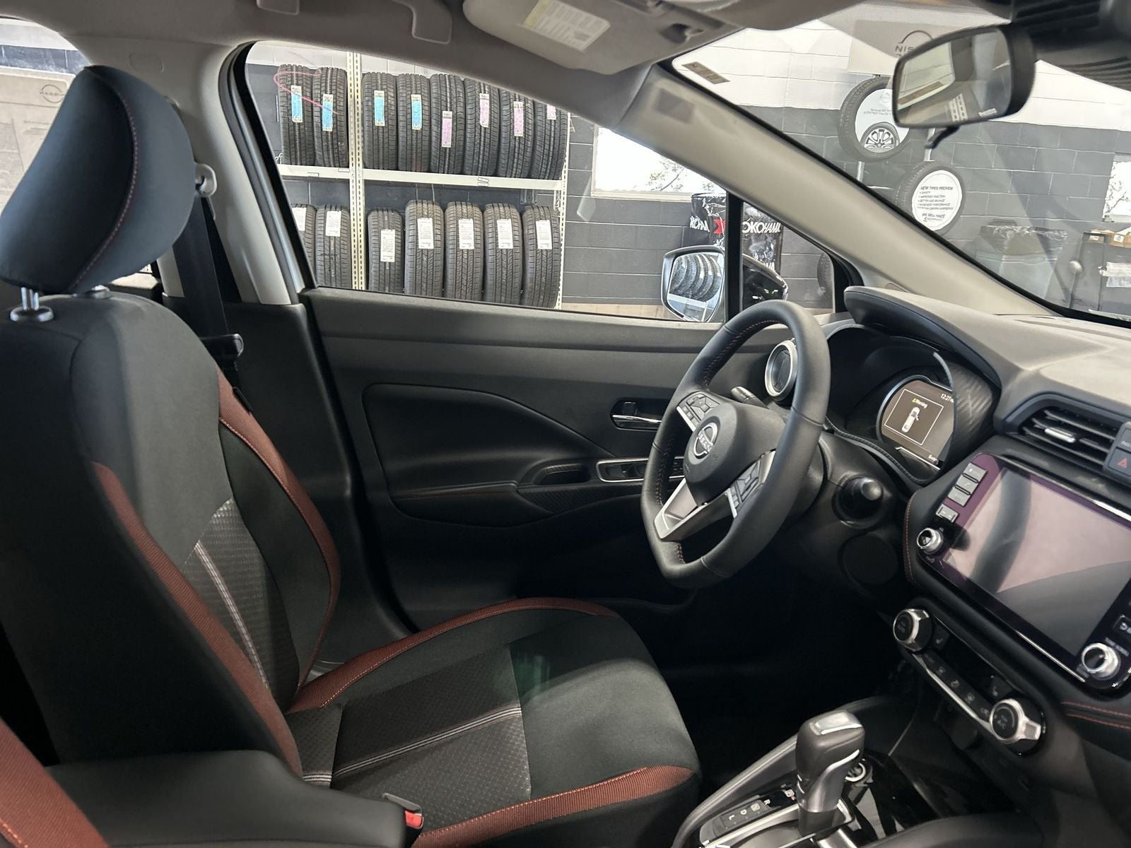2025 Nissan Versa 1.6 SR