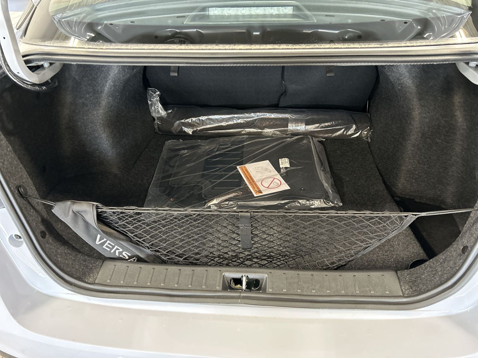 2025 Nissan Versa 1.6 SR