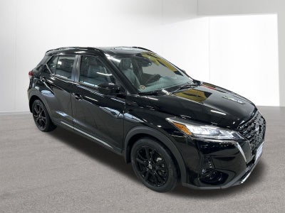 2022 Nissan Kicks SR