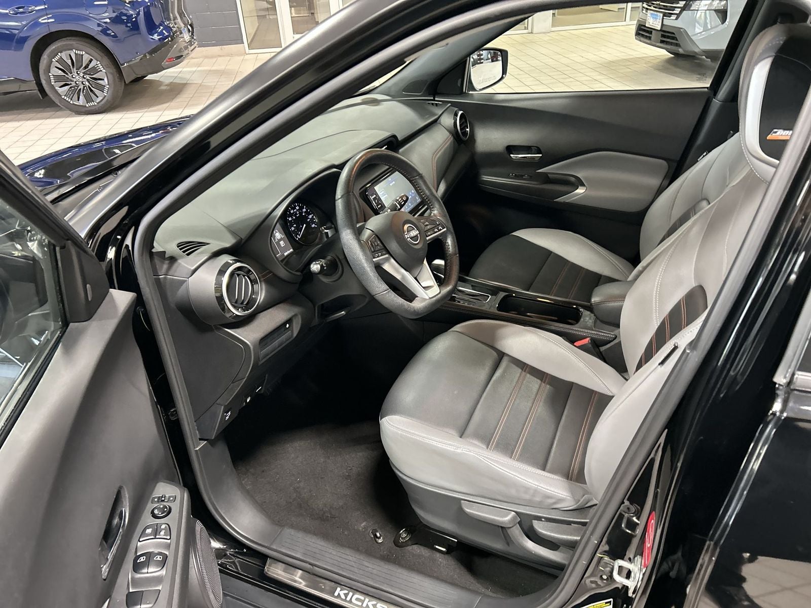 2022 Nissan Kicks SR