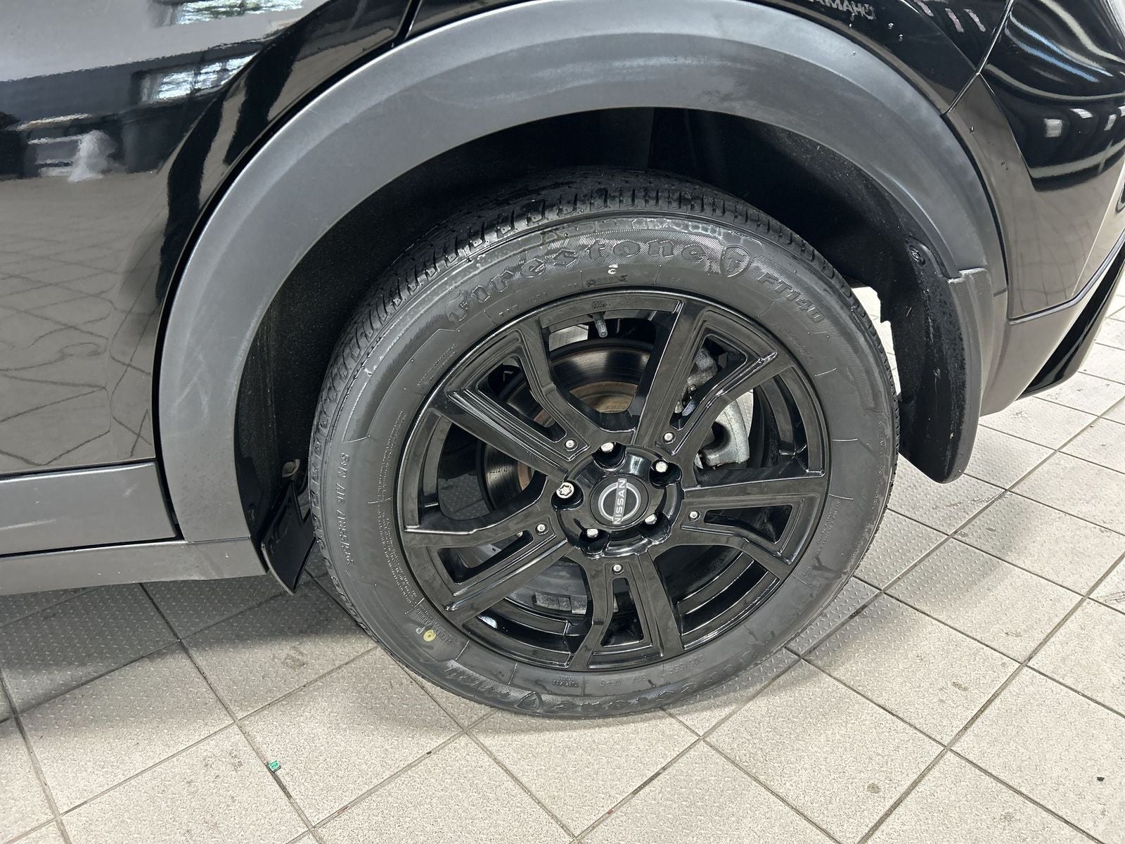 2022 Nissan Kicks SR