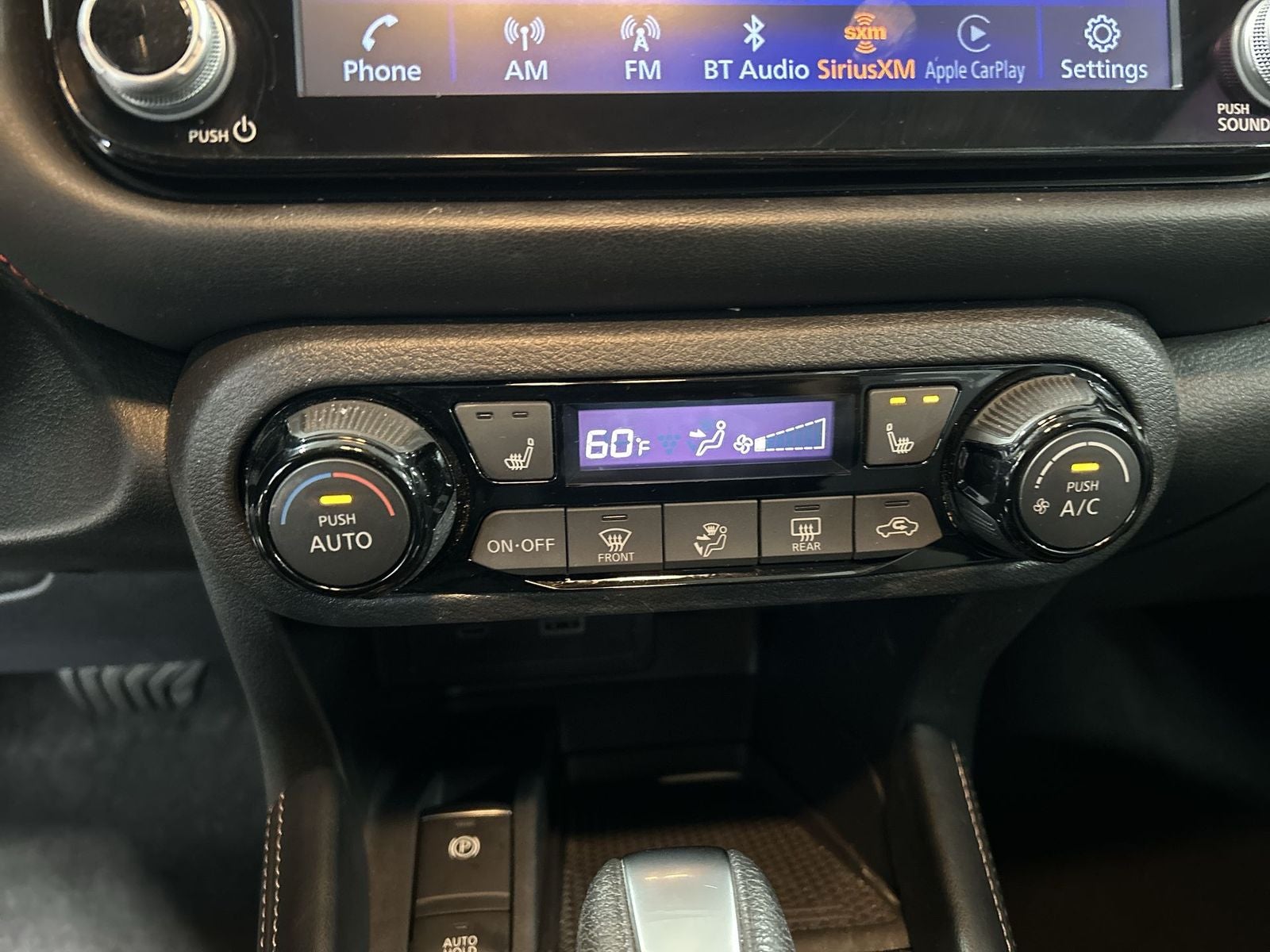 2022 Nissan Kicks SR