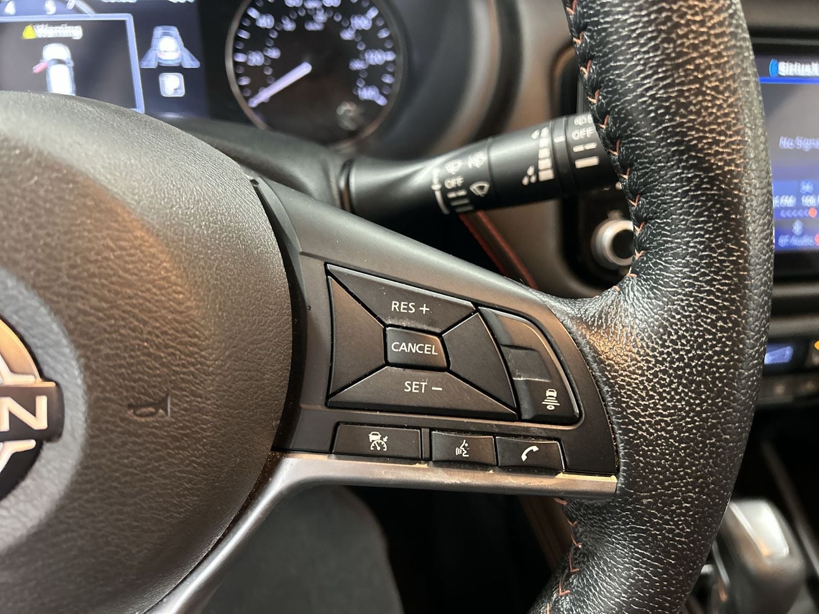 2022 Nissan Kicks SR