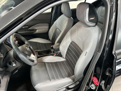2022 Nissan Kicks SR