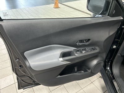 2022 Nissan Kicks SR