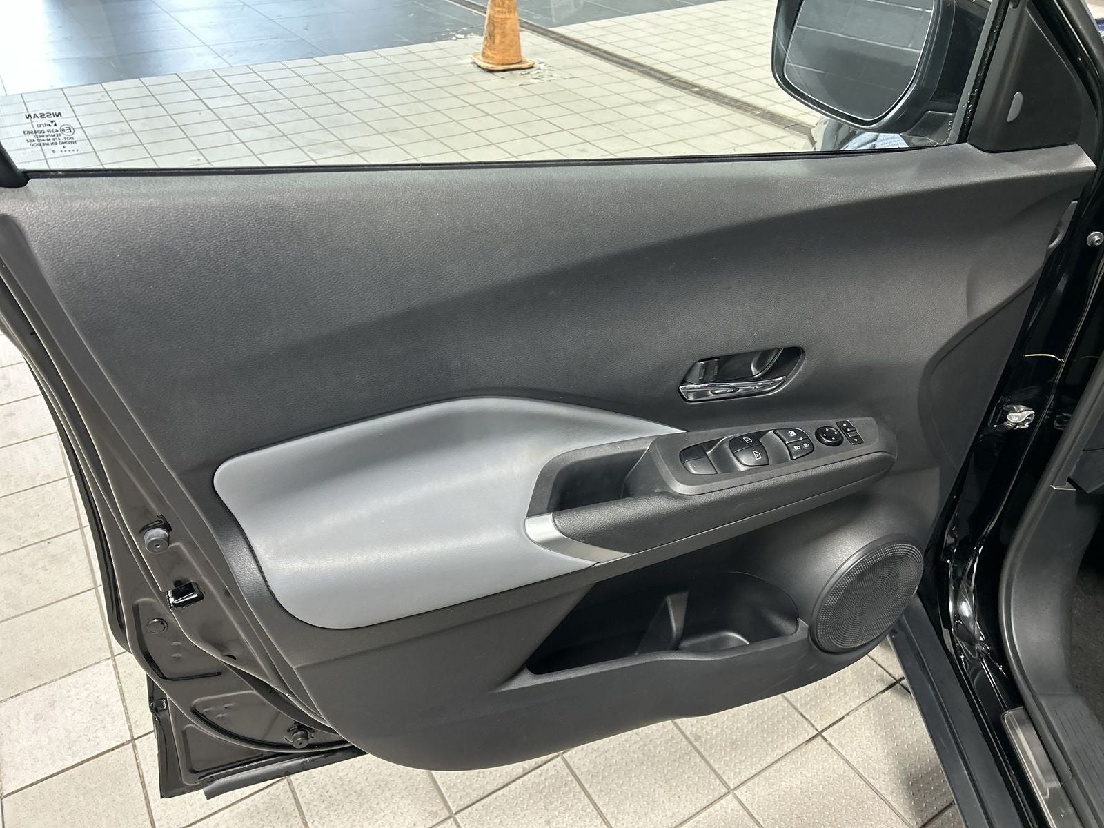 2022 Nissan Kicks SR