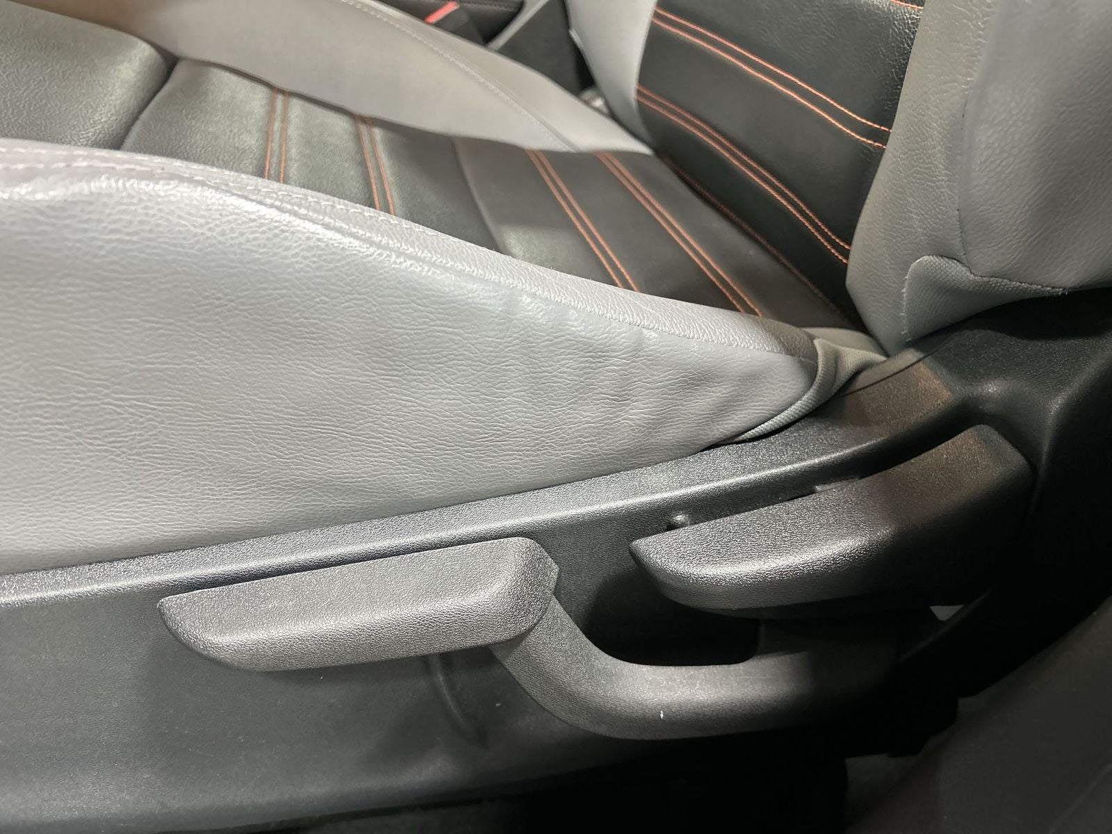 2022 Nissan Kicks SR