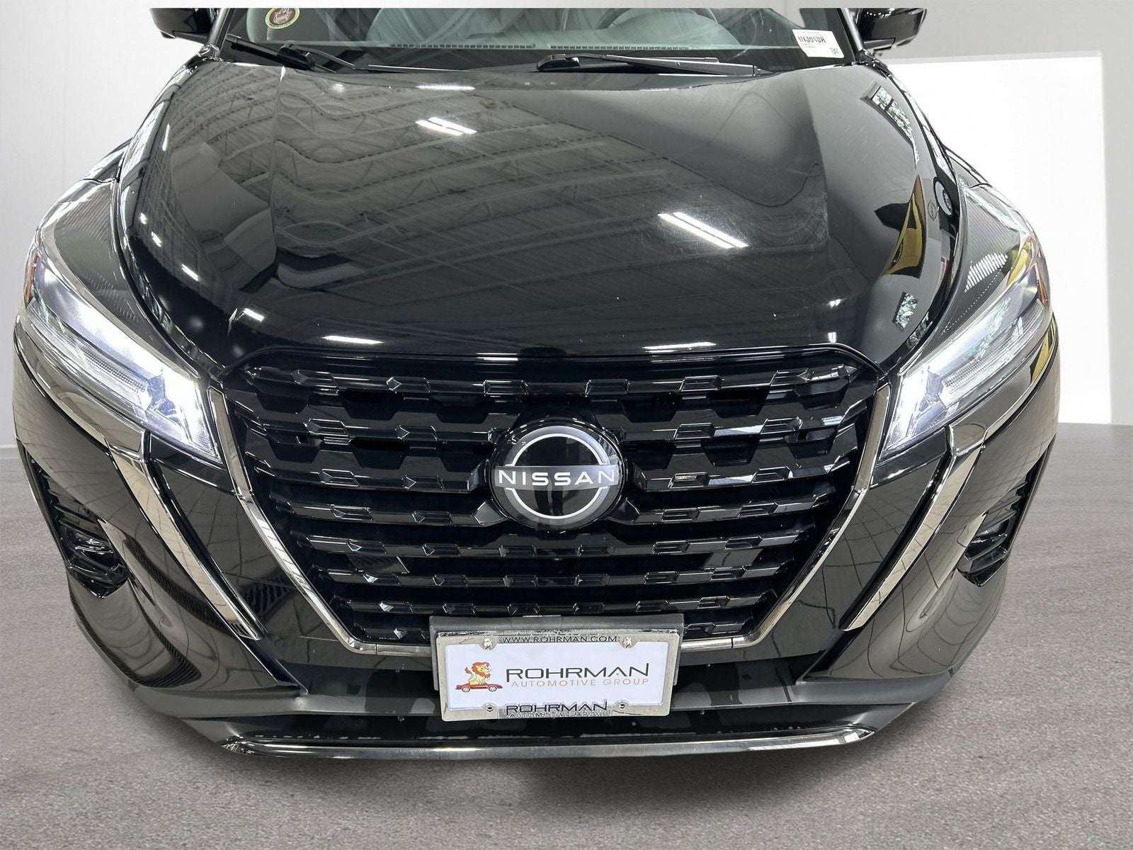 2022 Nissan Kicks SR