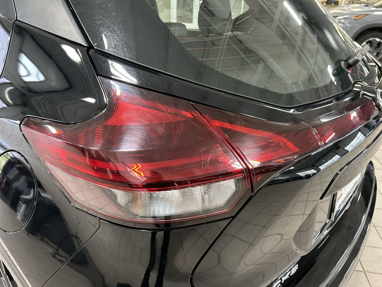 2022 Nissan Kicks SR