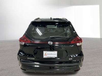 2022 Nissan Kicks SR