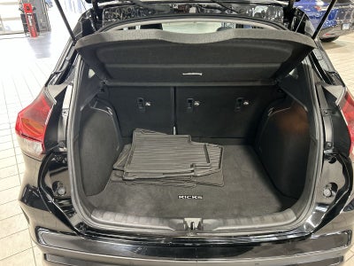 2022 Nissan Kicks SR