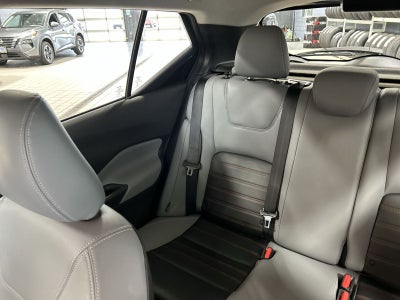 2022 Nissan Kicks SR