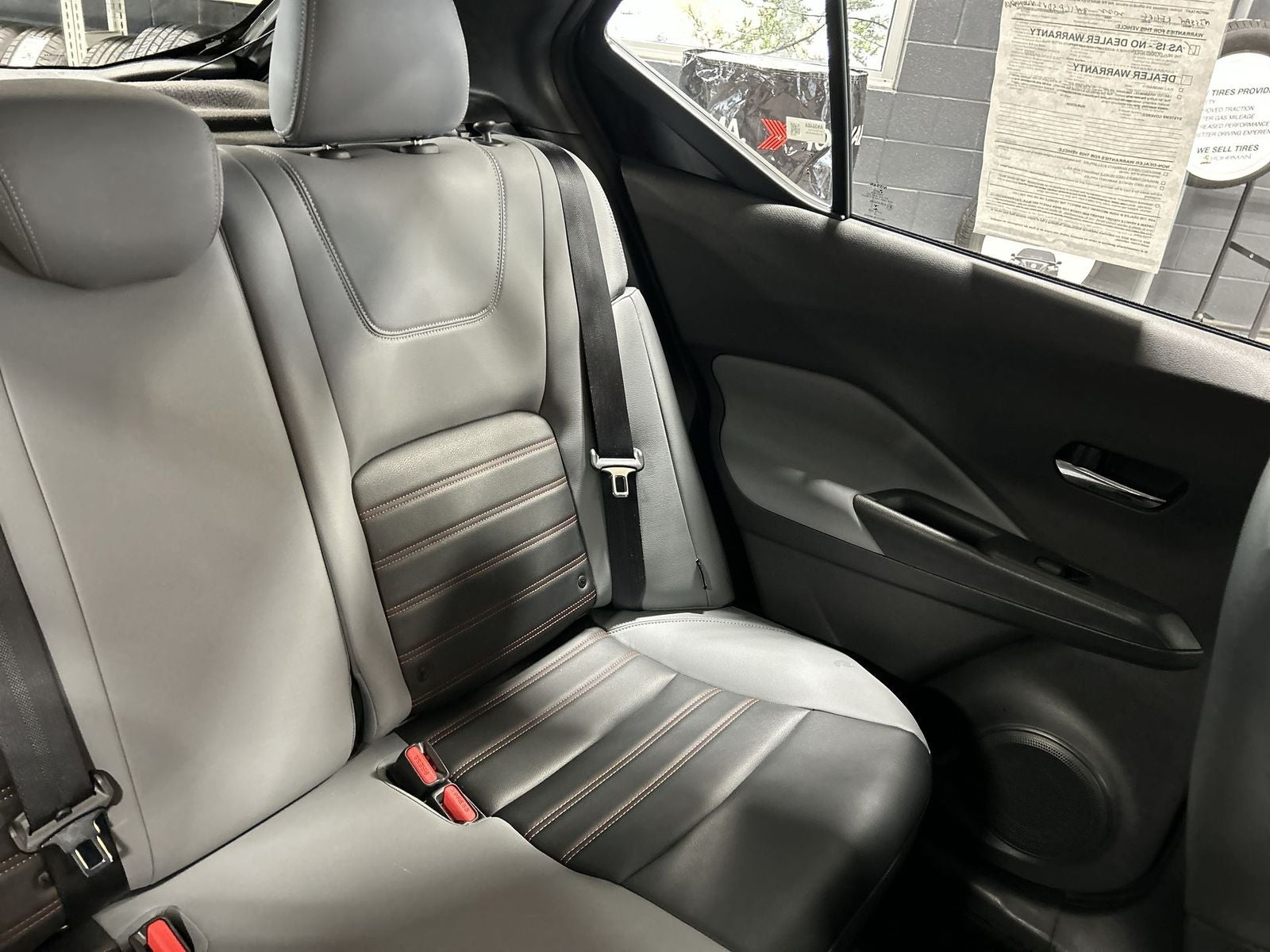 2022 Nissan Kicks SR