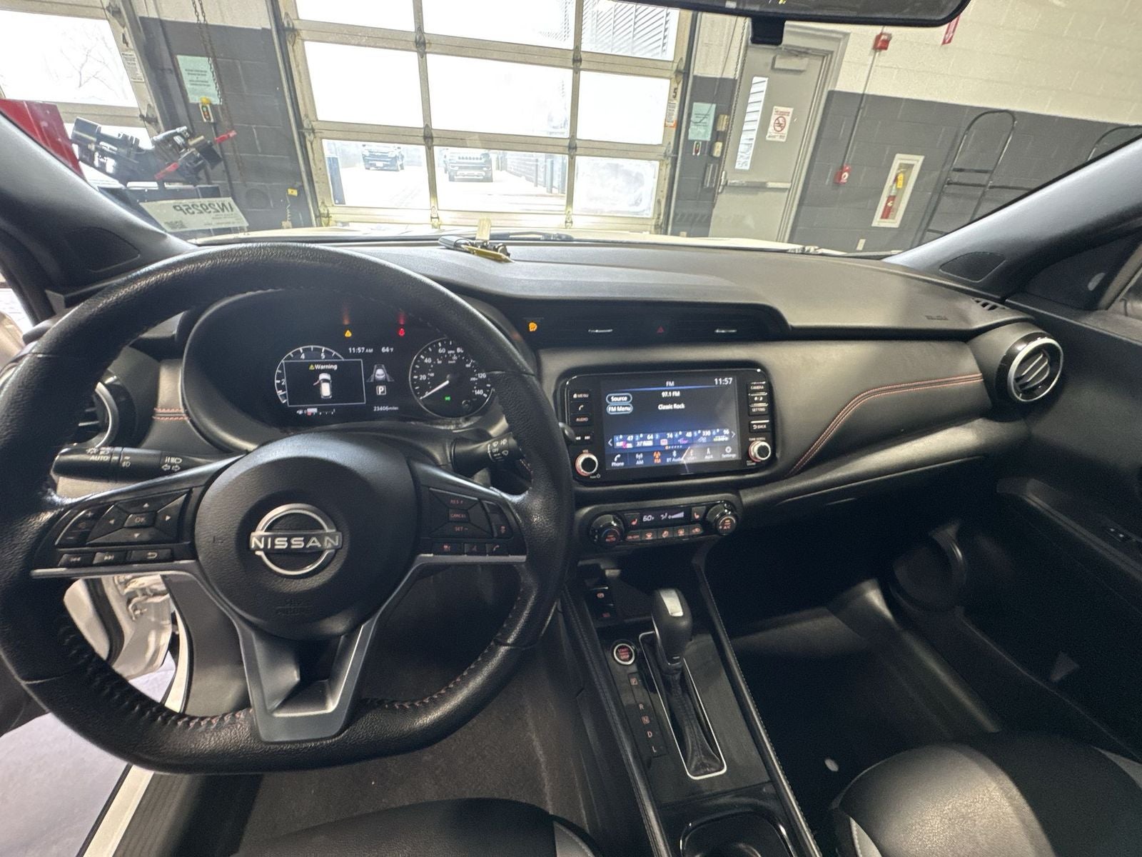 2023 Nissan Kicks SR