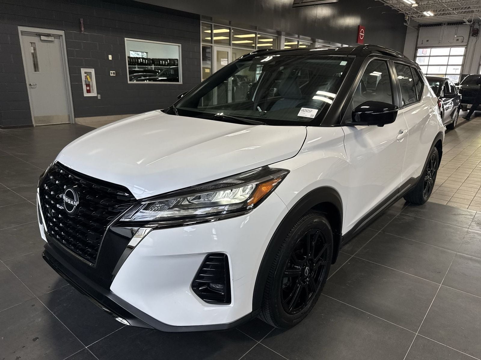 2023 Nissan Kicks SR