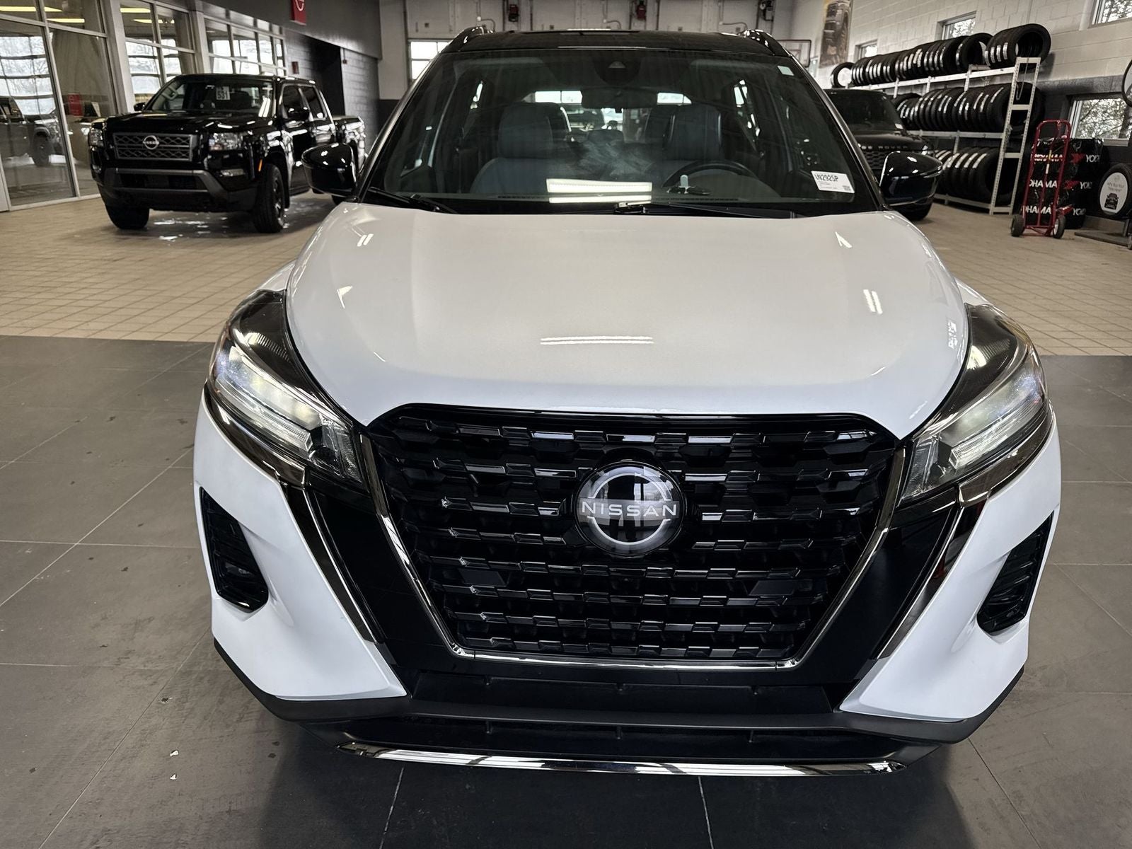 2023 Nissan Kicks SR