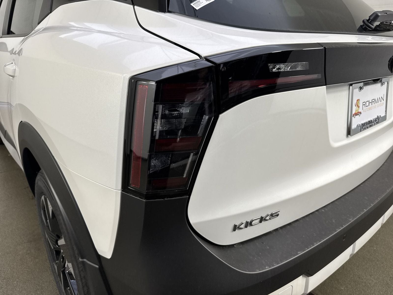 2025 Nissan Kicks SV