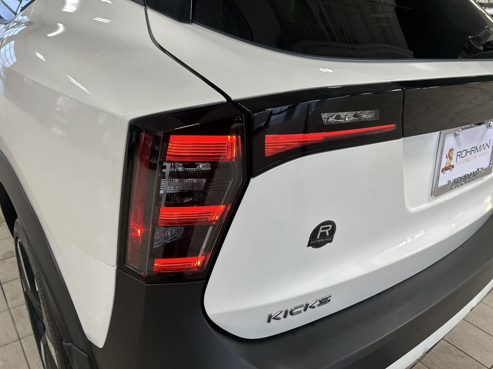 2026 Nissan Kicks SR