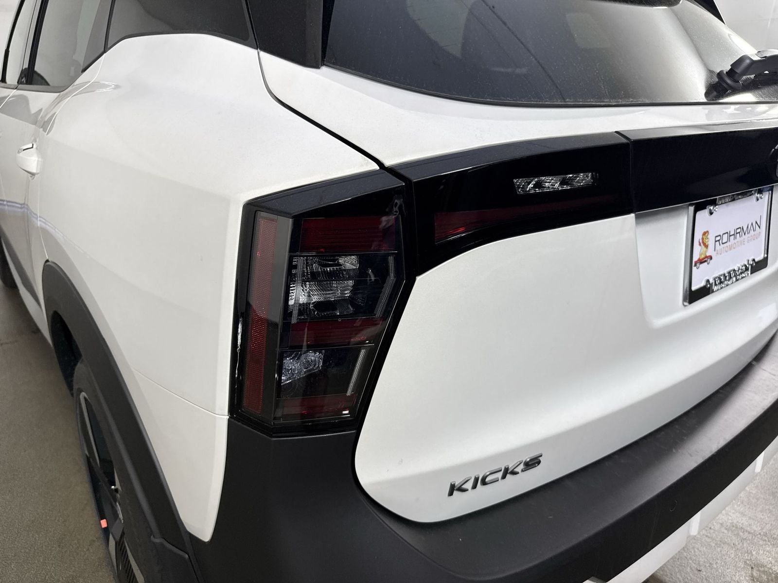 2026 Nissan Kicks SR